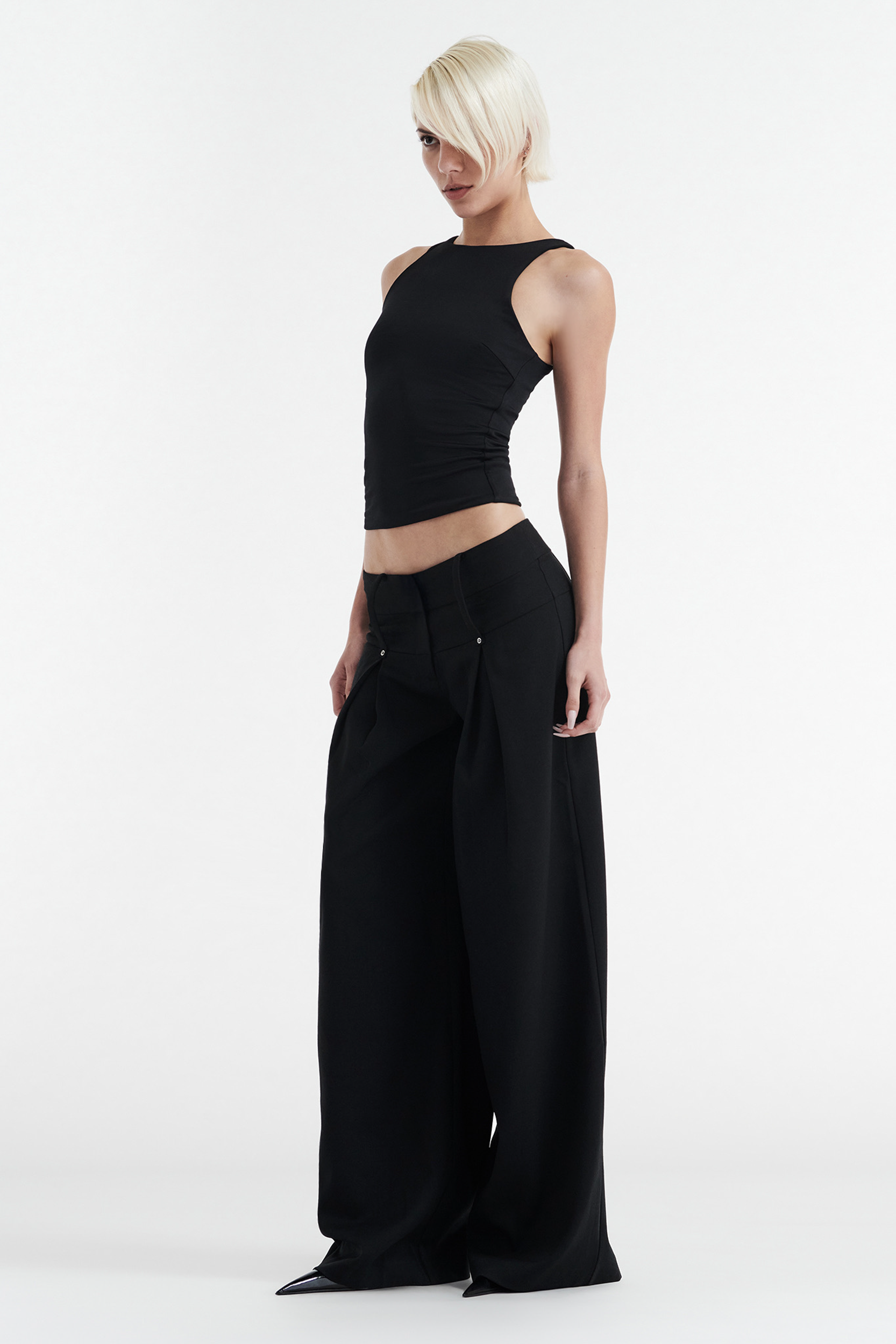 SOPHIE BASIC SLEEVELESS TANK WITH SHELF BRA - BLACK