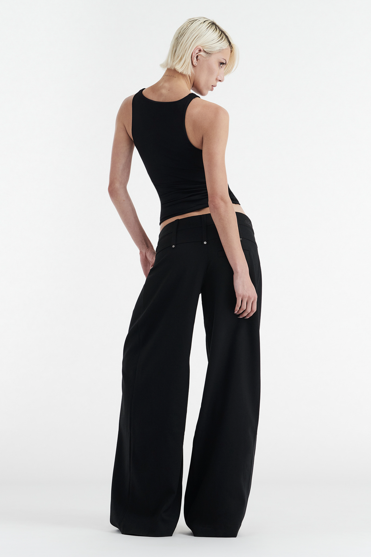 SOPHIE BASIC SLEEVELESS TANK WITH SHELF BRA - BLACK